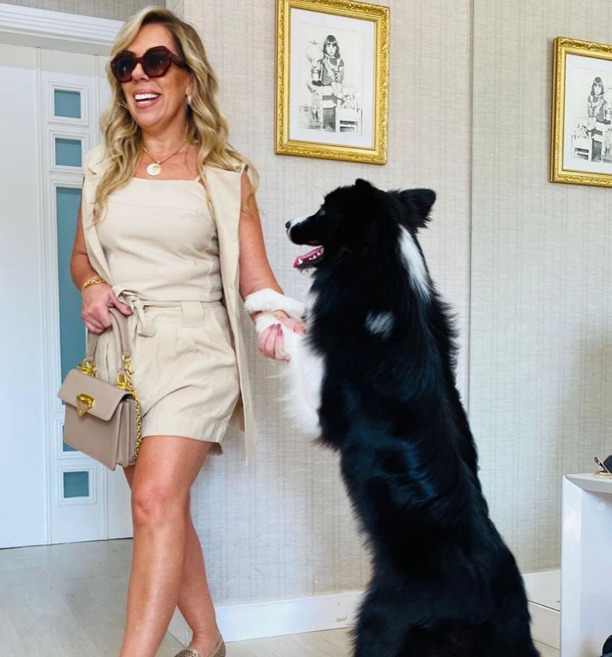 Daniela Amorim em casa, em um momento do dia a dia